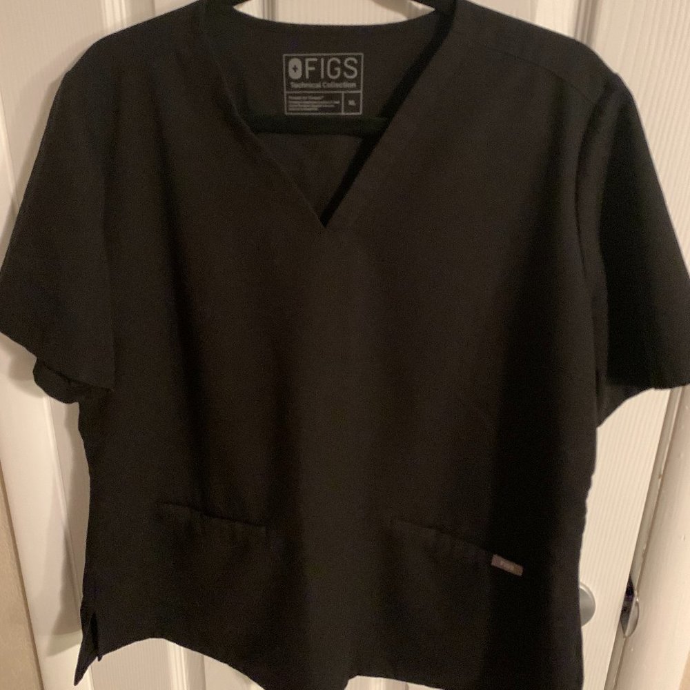 Figs  Casma Three-Pocket Scrub Top XL Black